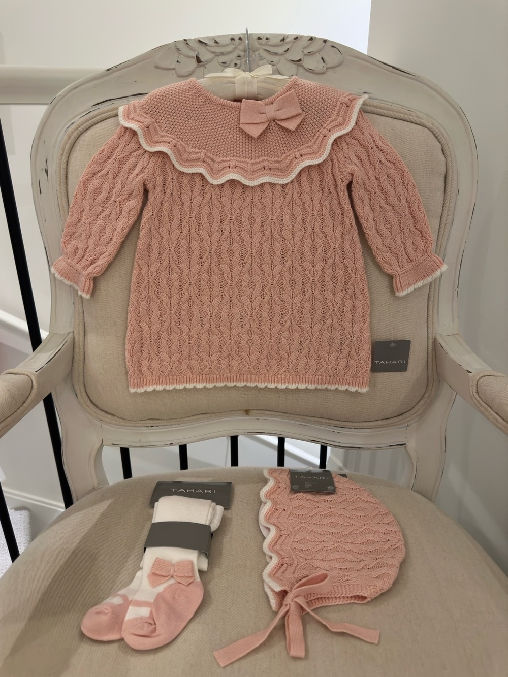🦢 0~3 Mth Tahari Pink Knit Baby Dress Set With Scallop Trim Bonnet & Tights NWT